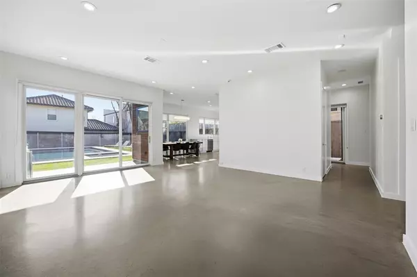 Dallas, TX 75206,5326 Manett Street