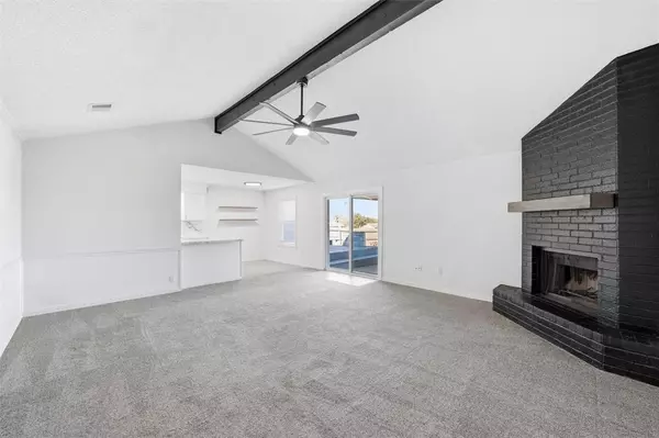 Hewitt, TX 76643,922 Vail Highlands Drive