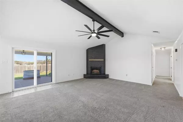 Hewitt, TX 76643,922 Vail Highlands Drive