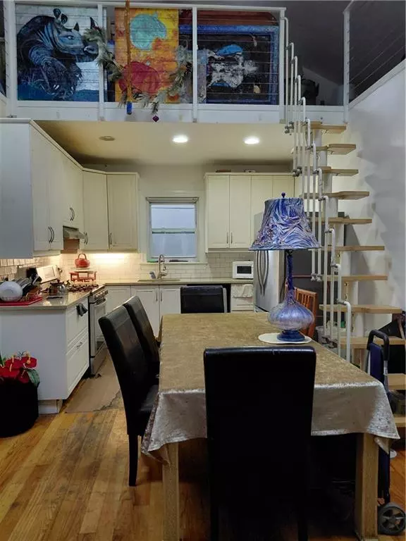 Brooklyn, NY 11235,59A Brighton 10th CT