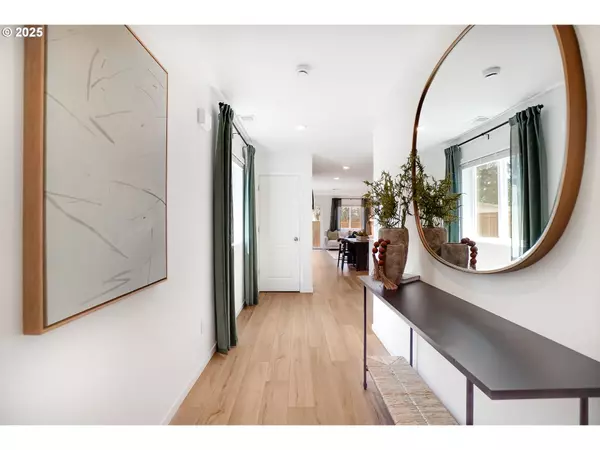 Albany, OR 97321,1592 Laura Vista DR NW