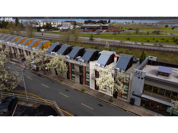 306 COLUMBIA ST, Hood River, OR 97031