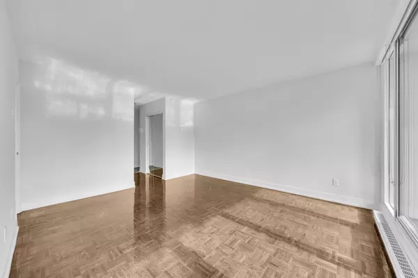 Toronto C08, ON M4Y 2P7,33 Isabella ST #2801