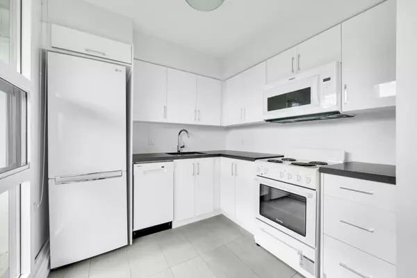 Toronto C08, ON M4Y 2P7,33 Isabella ST #2801