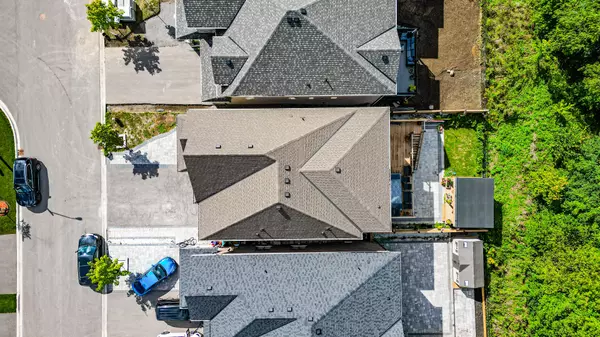 Whitby, ON L1P 0J2,141 AUCKLAND DR