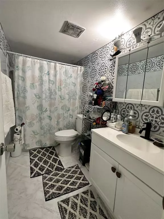 Pompano Beach, FL 33062,2400 NE 10th St #205