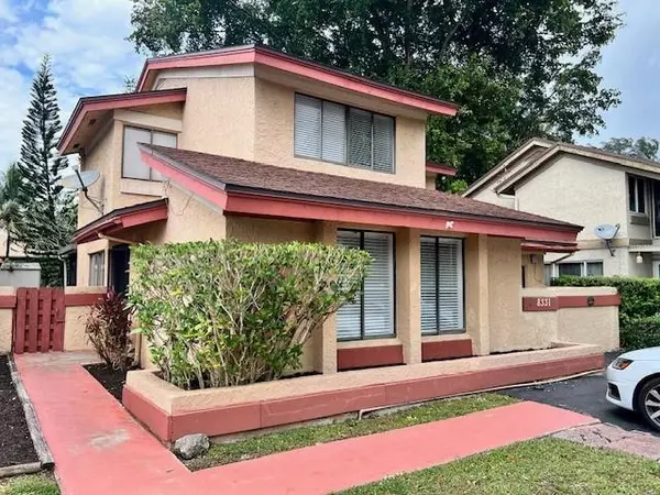 8331 SW 39th Ct, Davie, FL 33328