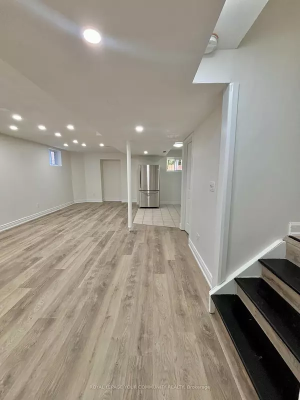 Vaughan, ON L4H 2E1,36 Umbria CRES #Bsmt