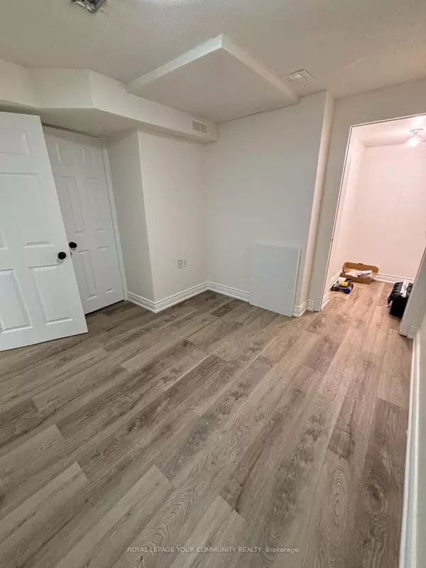 Vaughan, ON L4H 2E1,36 Umbria CRES #Bsmt