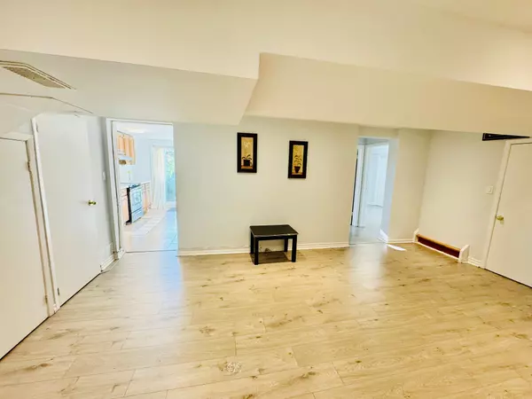 Richmond Hill, ON L4C 2C2,272 Essex (Work Out Basement) AVE