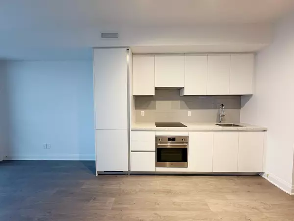 Mississauga, ON L5B 0S1,2 Erskine RD #1710