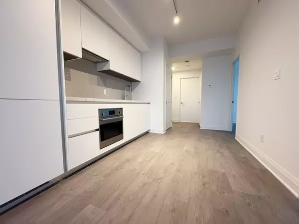 Mississauga, ON L5B 0S1,2 Erskine RD #1710