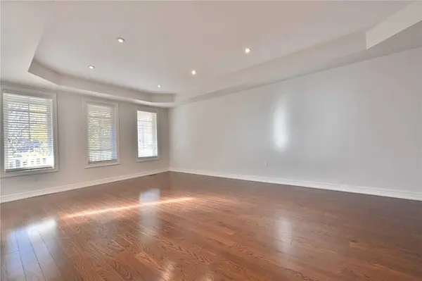 Oakville, ON L6H 6V2,85 Gatwick DR