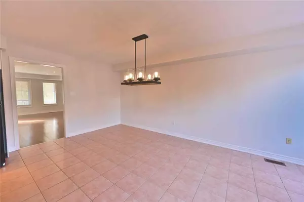 Oakville, ON L6H 6V2,85 Gatwick DR