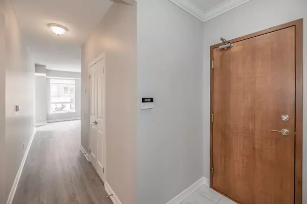 Oakville, ON L6J 7V9,60 Old Mill RD #205