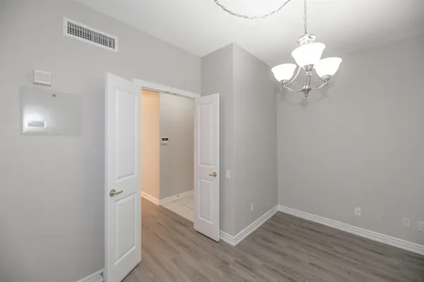 Oakville, ON L6J 7V9,60 Old Mill RD #205