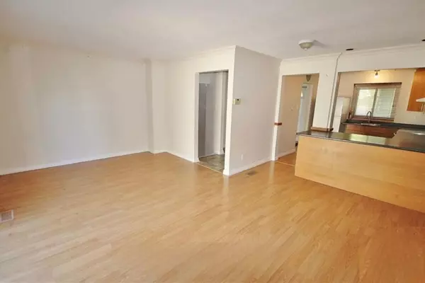 Bells Corners And South To Fallowfield, ON K2H 8T6,457 Moodie DR S #69