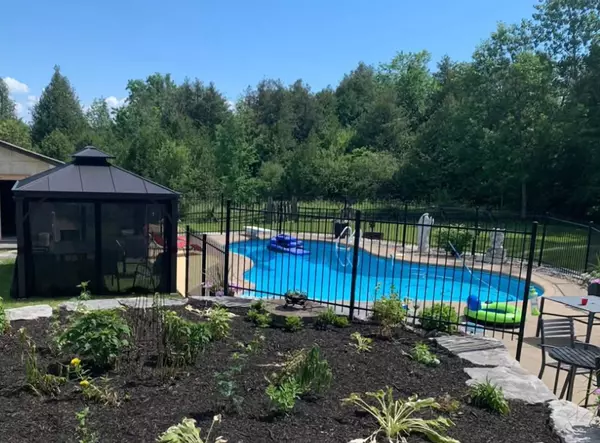 Selwyn, ON K0L 2H0,2105 Deer Bay RD