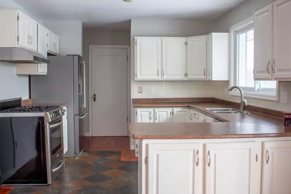 Selwyn, ON K0L 2H0,2105 Deer Bay RD