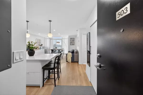 Hamilton, ON L8B 2A4,5 Hamilton ST N #503