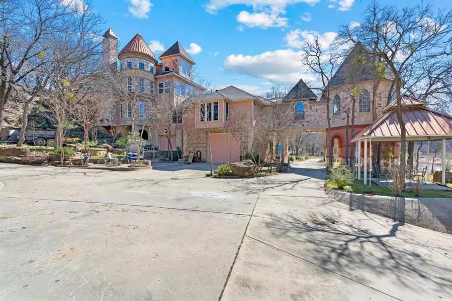 228 Private Road 1758, Chico, TX 76431