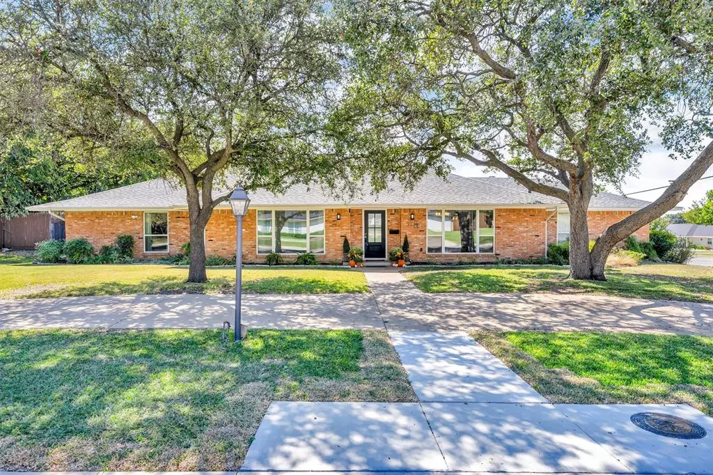 Dallas, TX 75229,3708 Waldorf Drive