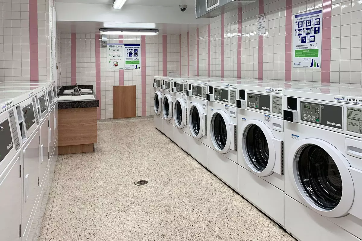 Toronto C07, ON M2R 2A3,6200 Bathurst ST #1411