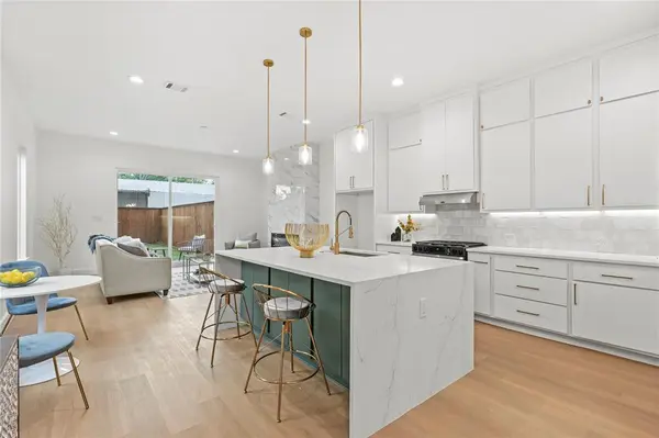 Dallas, TX 75214,219 S Henderson Avenue