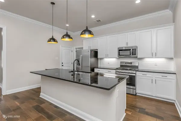 Benton, LA 71006,449 N Lost River Drive N