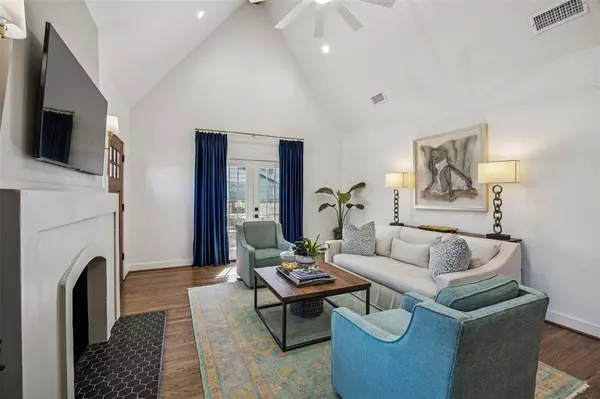 Dallas, TX 75235,5019 Stoneleigh Avenue