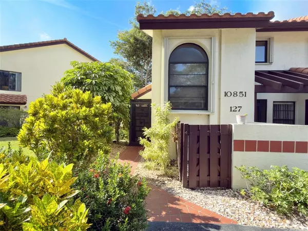 Boynton Beach, FL 33437,10851 Palm Lake Ave #201