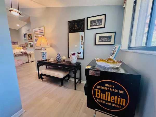 Boynton Beach, FL 33437,10851 Palm Lake Ave #201