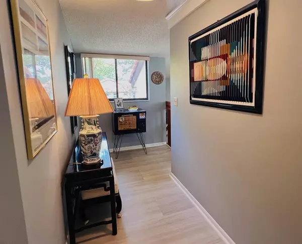 Boynton Beach, FL 33437,10851 Palm Lake Ave #201