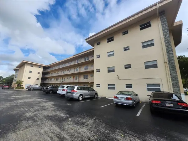 4191 NW 41ST ST #211, Lauderdale Lakes, FL 33319