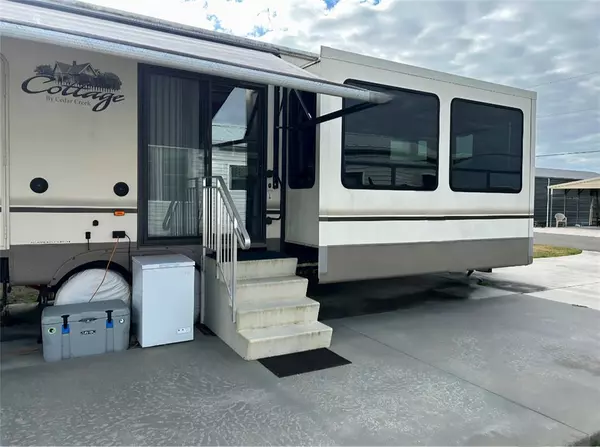 Okeechobee, FL 34974,18 Shell Rd