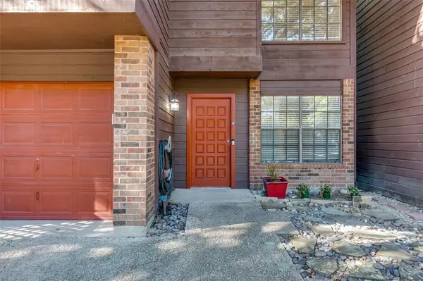 6107 Summer Creek Circle, Dallas, TX 75231