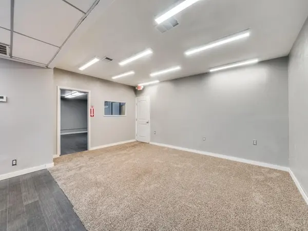 1018 W Main Street W, Arlington, TX 76013