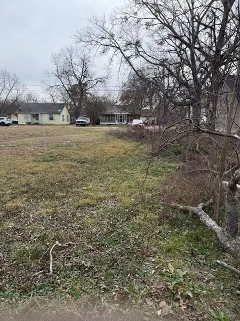 Bonham, TX 75418,820 W 9th Street