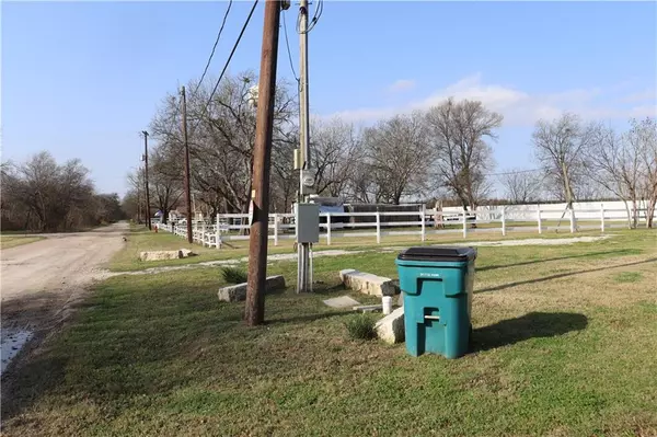 Mart, TX 76664,310 W Burleson