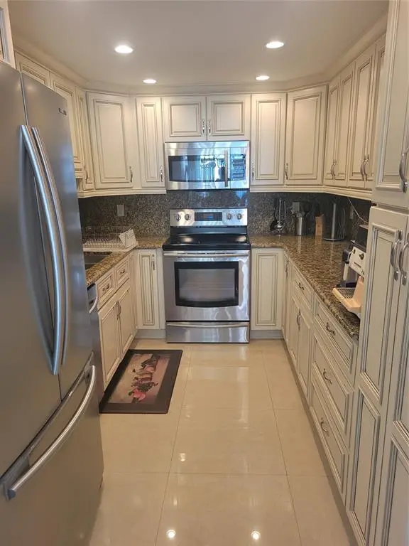 Hollywood, FL 33019,2401 S Ocean Dr #1108