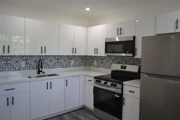 Pompano Beach, FL 33060,940 NW 8th Ave