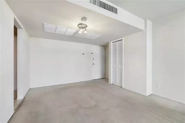 Lauderdale By The Sea, FL 33062,1900 S Ocean Blvd #9P