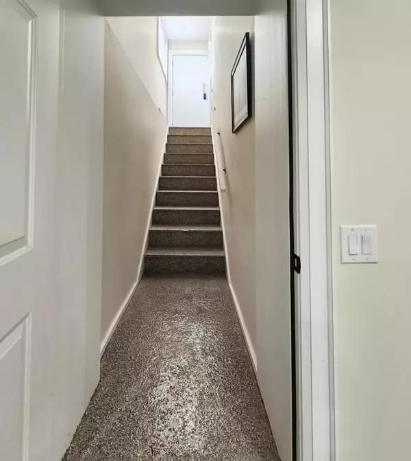 Toronto W04, ON M9N 3L2,24 Howbert DR