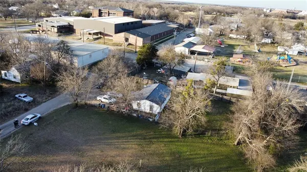 Wolfe City, TX 75496,513 S San Antonio Street