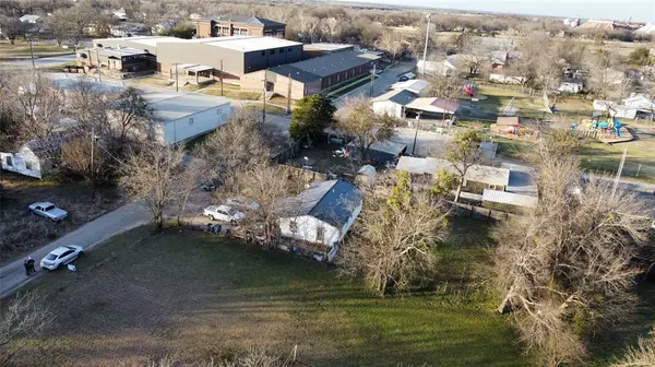 Wolfe City, TX 75496,509 S San Antonio Street