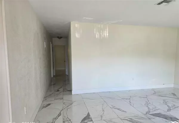 Hollywood, FL 33020,2217 Grant St