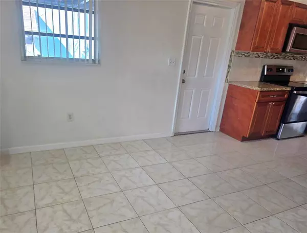 Hollywood, FL 33020,2217 Grant St