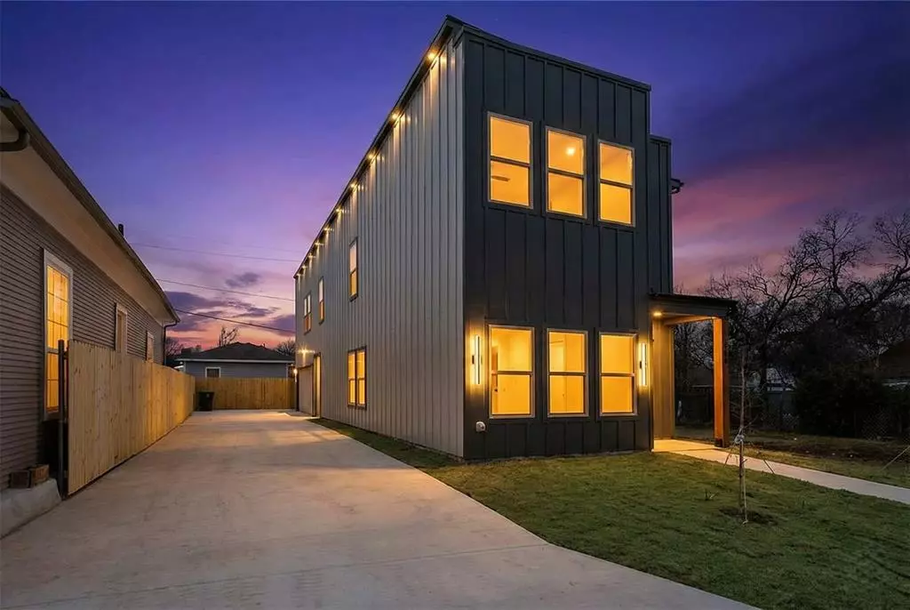 Fort Worth, TX 76104,1426 Evans Avenue