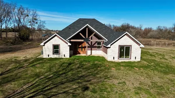 28296 Spring Valley Drive, Kemp, TX 75143