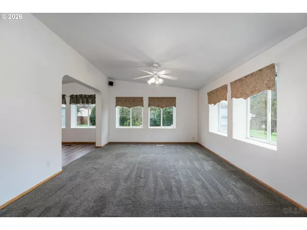 St Helens, OR 97051,114 SHERMAN PL